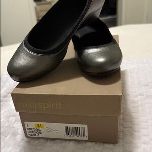 Easy Spirit Women's Metallic Gray Flats
